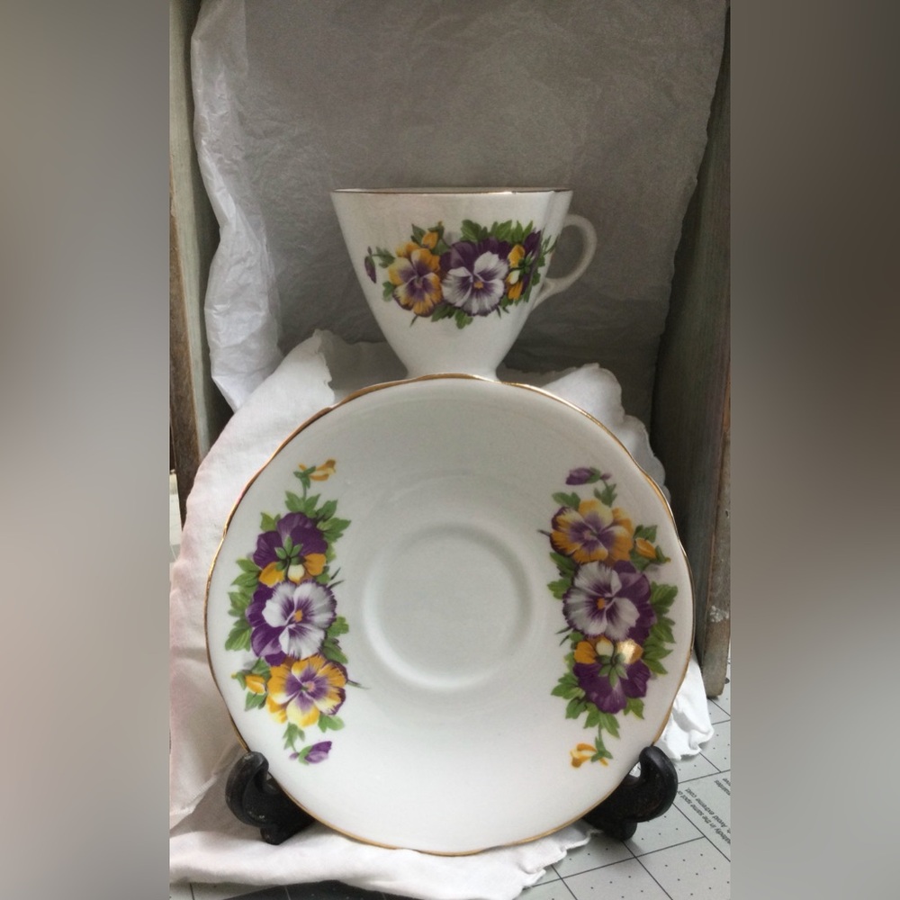 Vintage Clarence Bone China Tea cup and Saucer. Viola Time